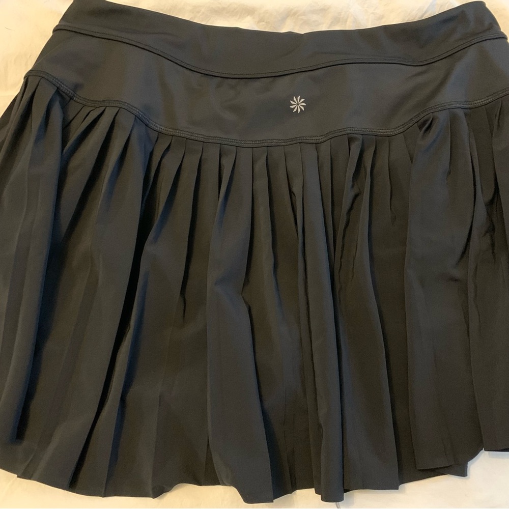 🎾 Athleta Tennis Skirt | Black | Size Large
Excellent condition smoke-free home
